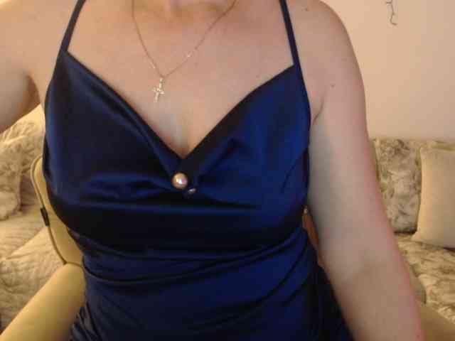 goodSnowQueen webcam