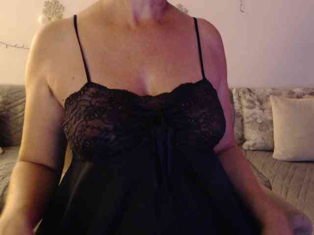 goodSnowQueen webcam