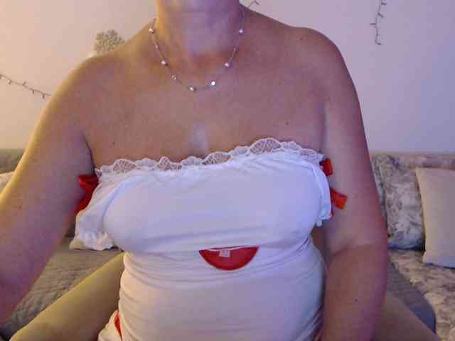 goodSnowQueen webcam