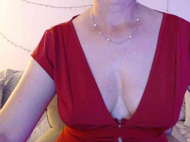 goodSnowQueen webcam