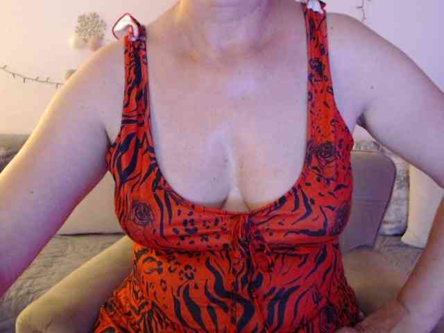 goodSnowQueen webcam