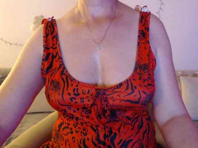 goodSnowQueen webcam
