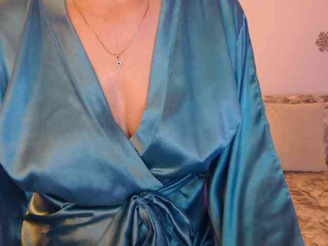 goodSnowQueen webcam