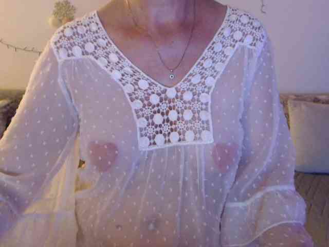 goodSnowQueen webcam