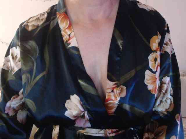 goodSnowQueen webcam