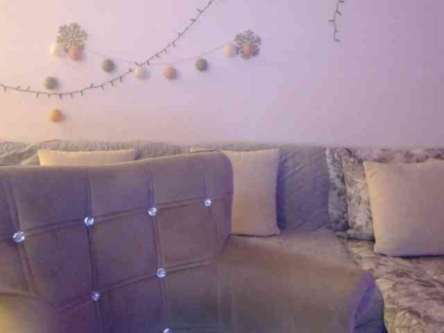 goodSnowQueen webcam