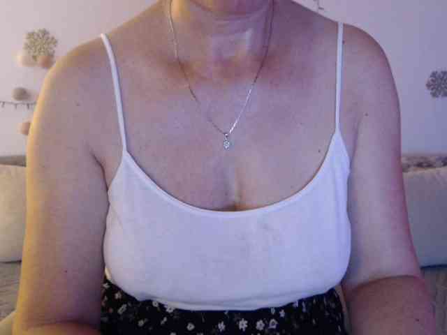goodSnowQueen webcam