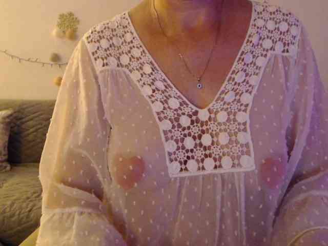 goodSnowQueen webcam