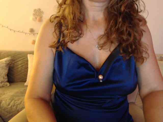 goodSnowQueen webcam
