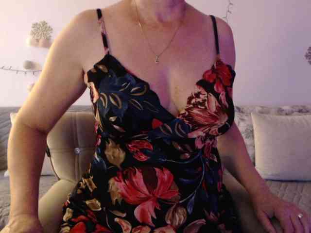 goodSnowQueen webcam