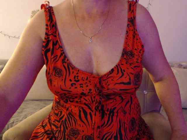 goodSnowQueen webcam
