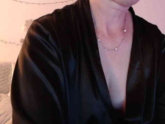 goodSnowQueen webcam
