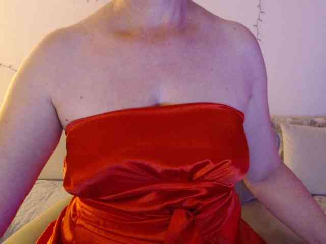 goodSnowQueen webcam