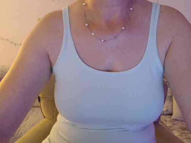 goodSnowQueen webcam