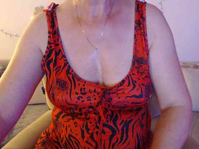 goodSnowQueen webcam