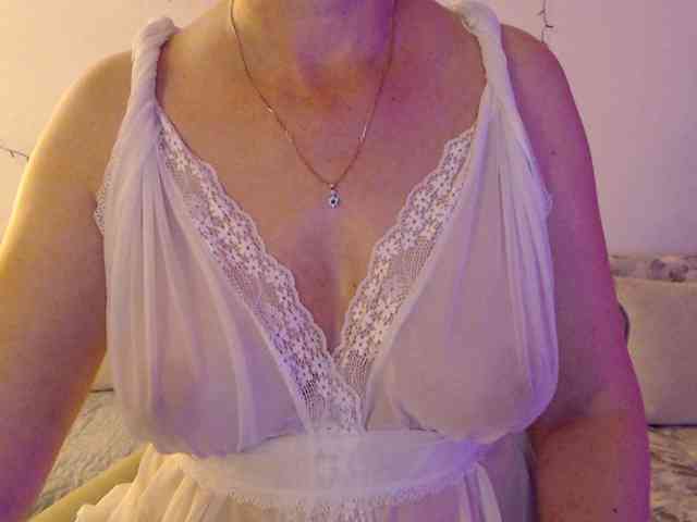 goodSnowQueen webcam
