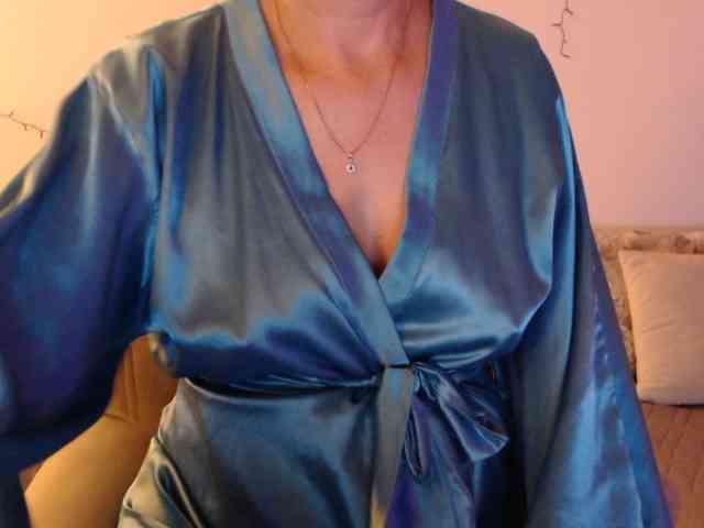 goodSnowQueen webcam