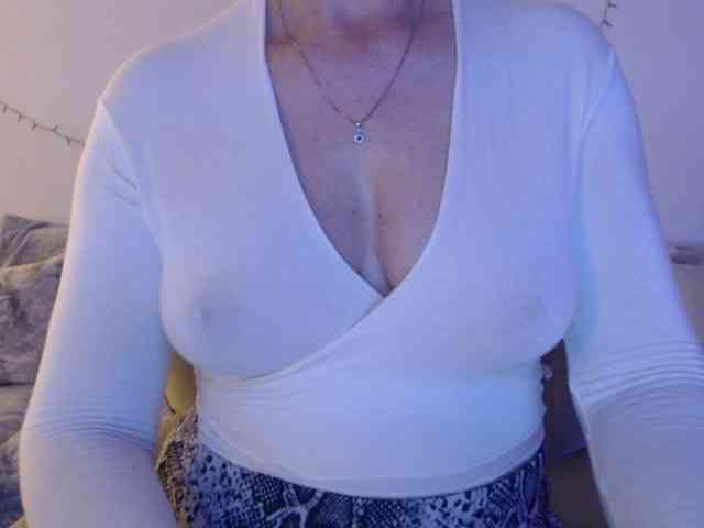 goodSnowQueen webcam