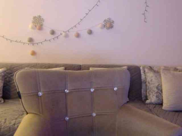 goodSnowQueen webcam