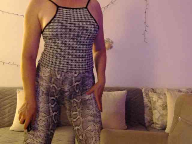 goodSnowQueen webcam