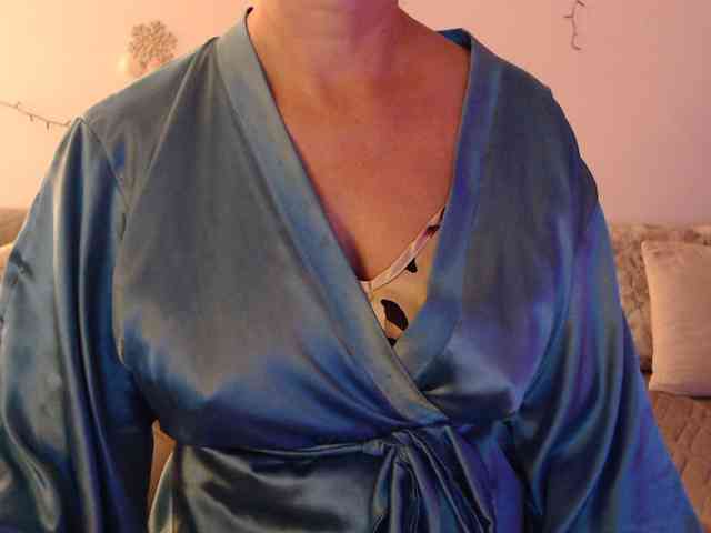 goodSnowQueen webcam
