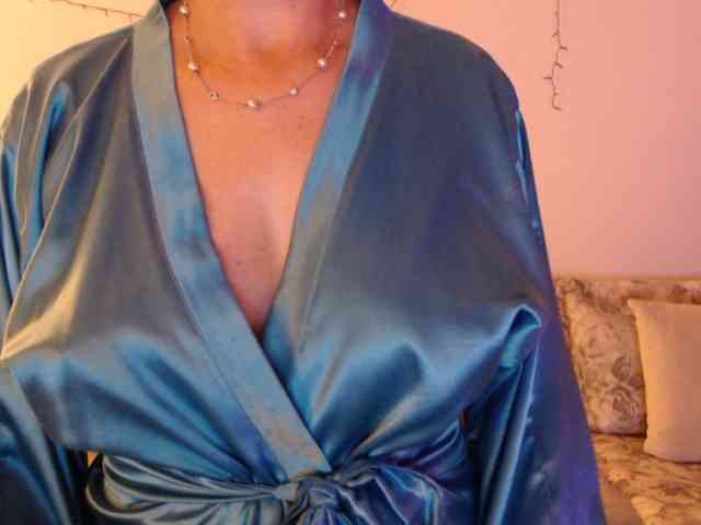 goodSnowQueen webcam
