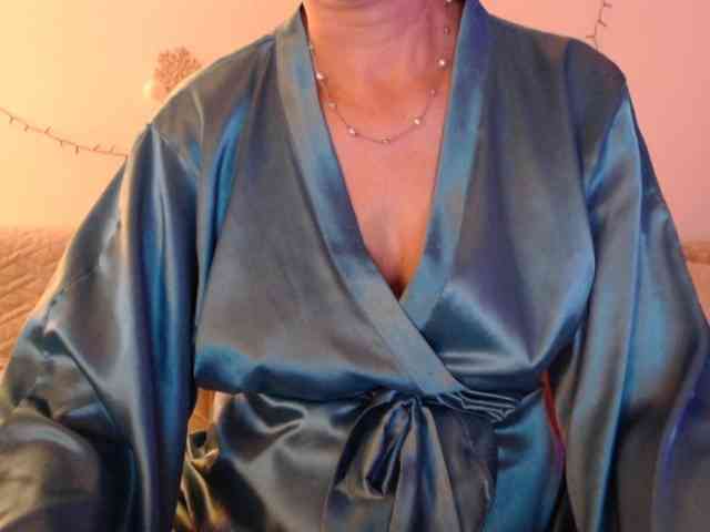 goodSnowQueen webcam