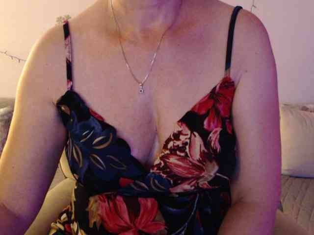 goodSnowQueen webcam