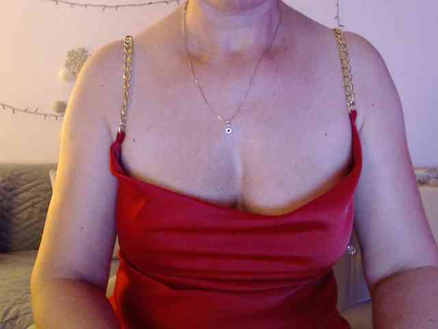 goodSnowQueen webcam