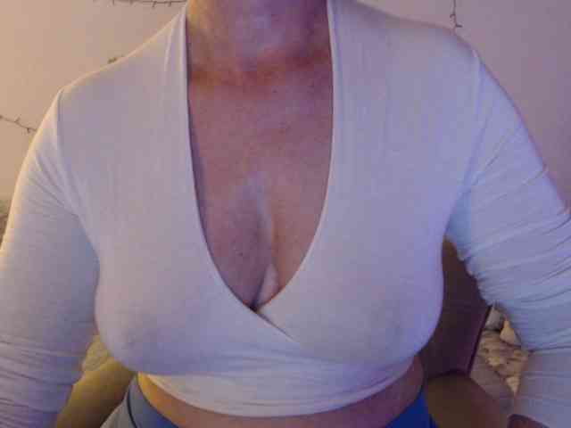 goodSnowQueen webcam
