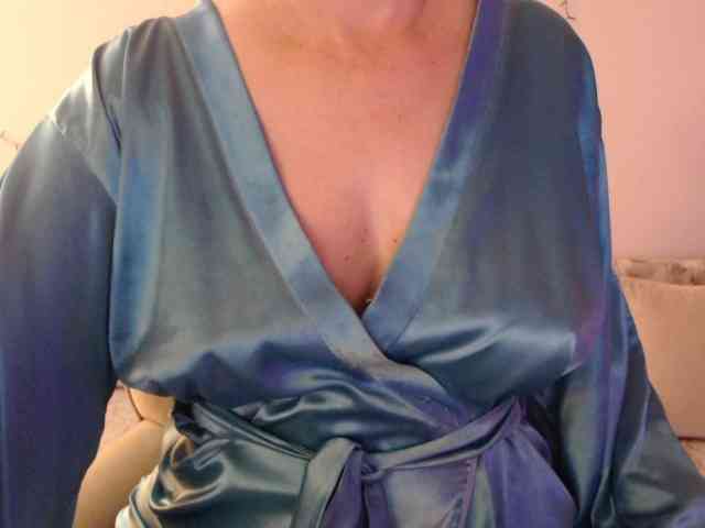 goodSnowQueen webcam