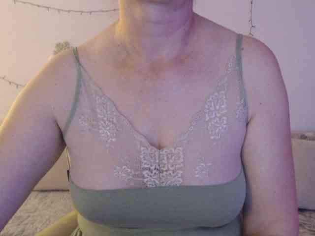 goodSnowQueen webcam