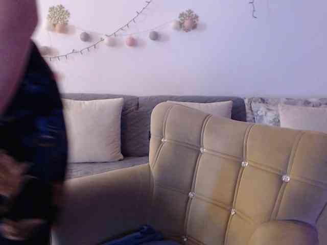 goodSnowQueen webcam