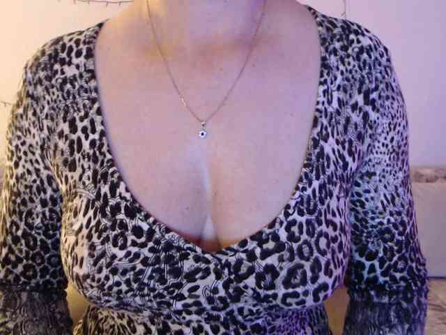 goodSnowQueen webcam