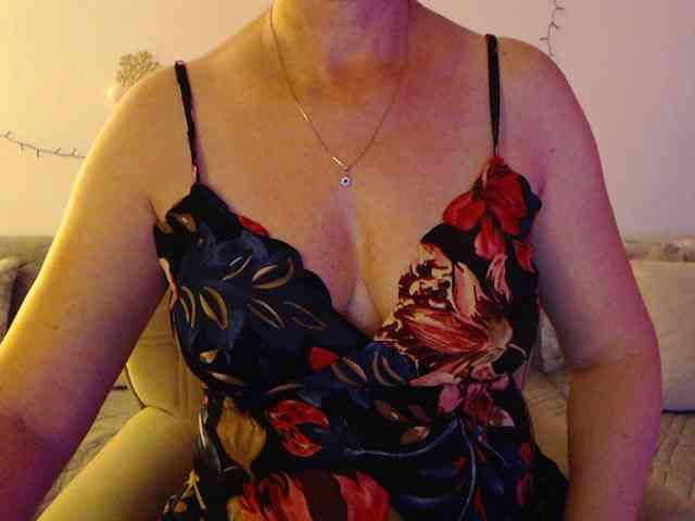 goodSnowQueen webcam