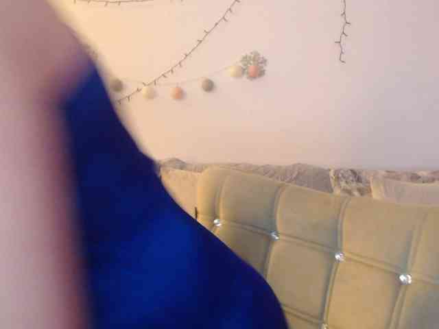 goodSnowQueen webcam