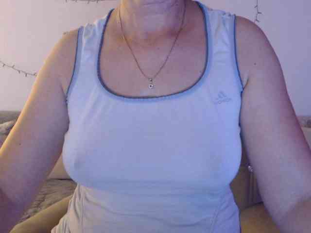goodSnowQueen webcam
