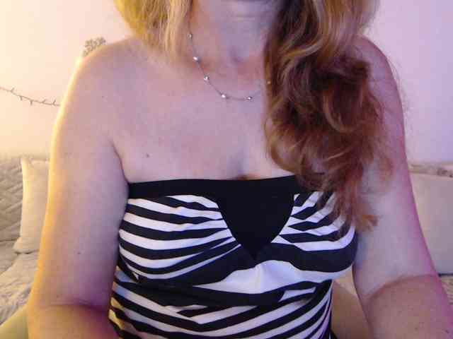 goodSnowQueen webcam