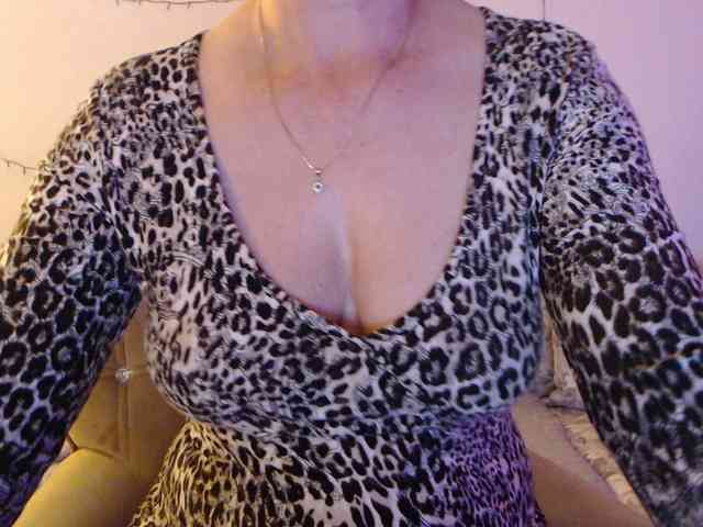 goodSnowQueen webcam