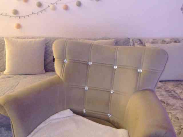 goodSnowQueen webcam
