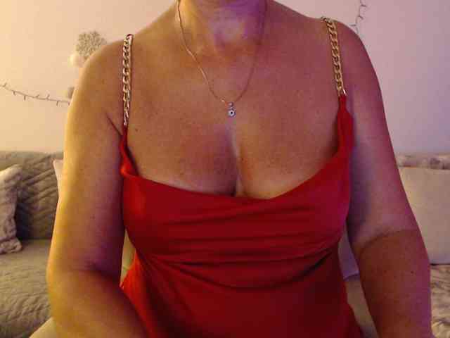 goodSnowQueen webcam