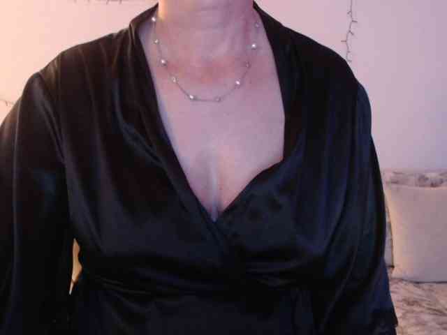 goodSnowQueen webcam