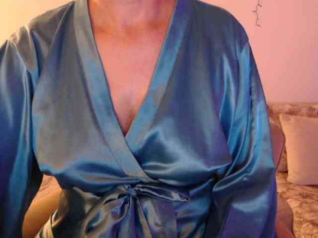 goodSnowQueen webcam