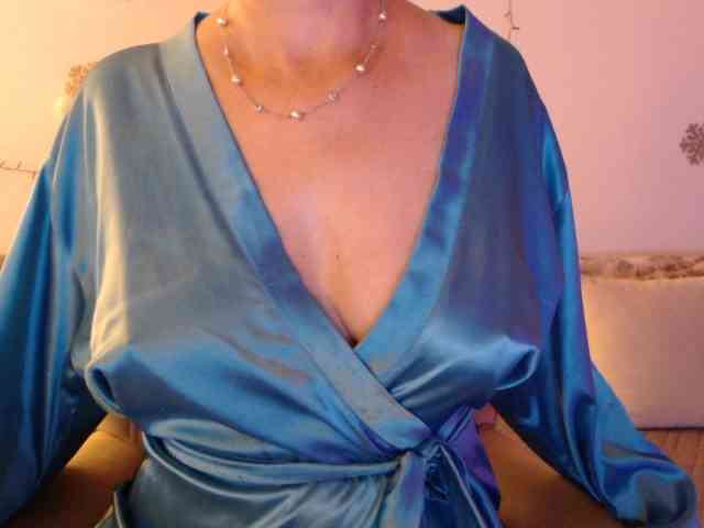 goodSnowQueen webcam