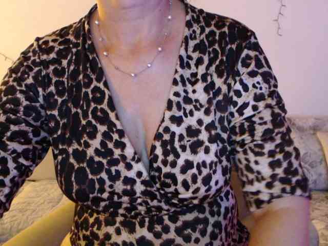 goodSnowQueen webcam
