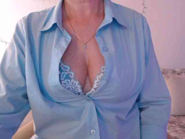 goodSnowQueen goodSnowQueen