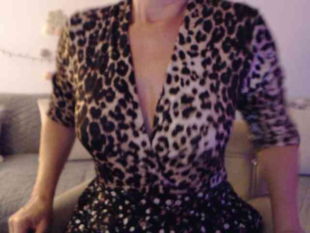 goodSnowQueen webcam