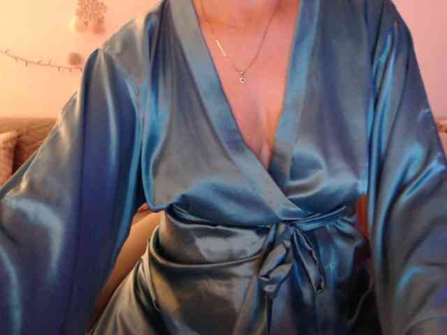 goodSnowQueen webcam
