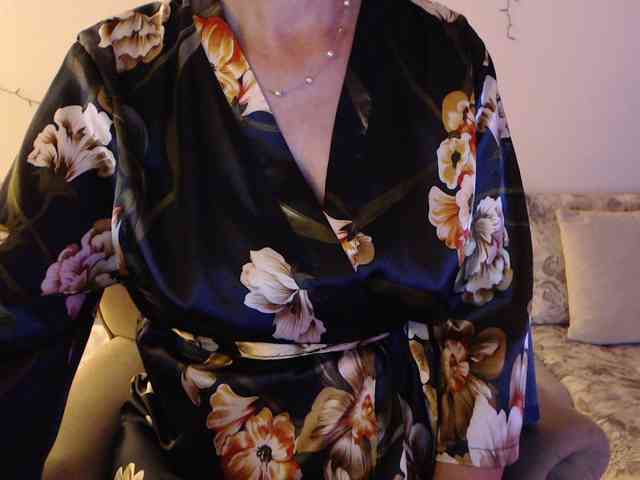 goodSnowQueen webcam