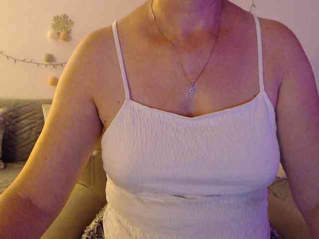 goodSnowQueen webcam
